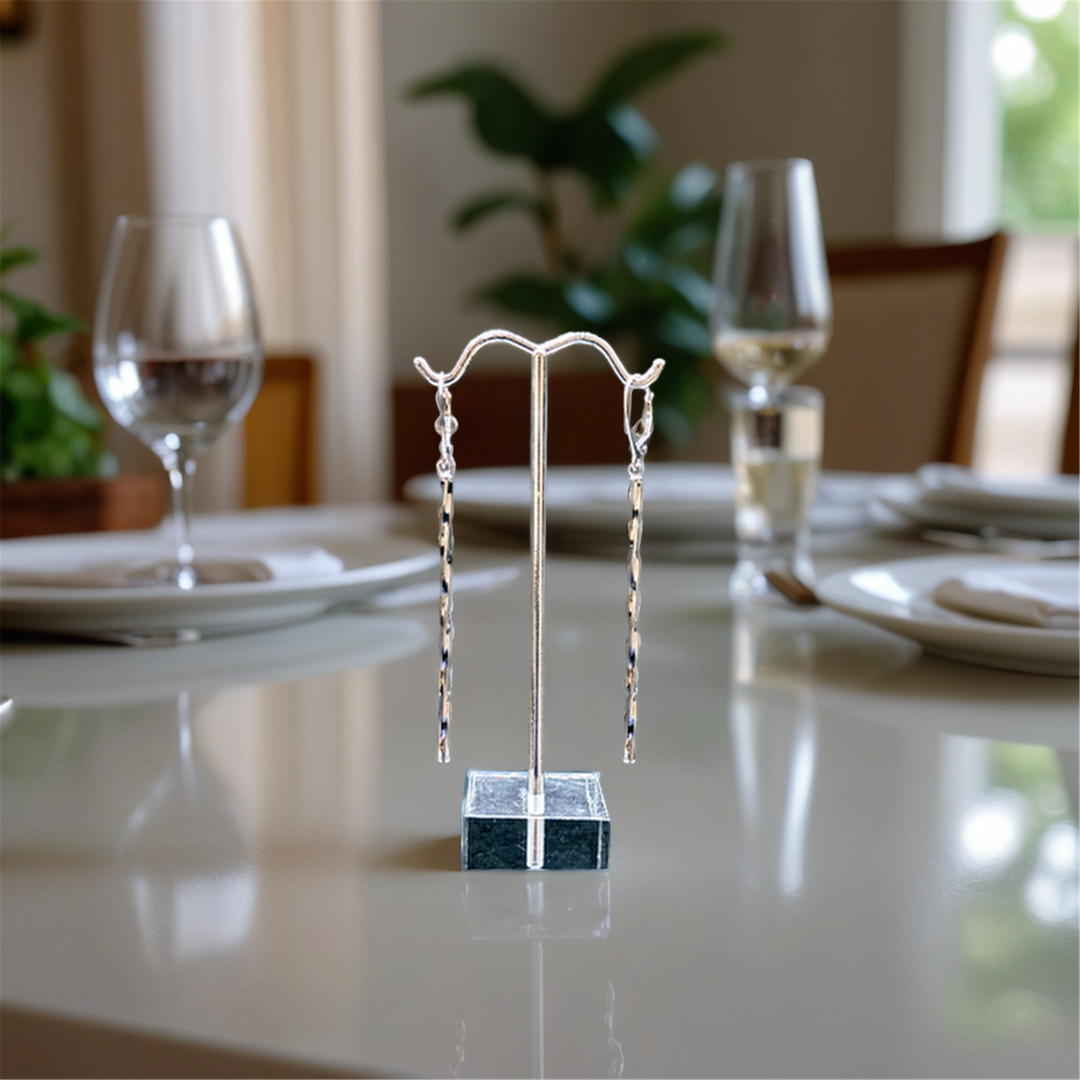 10K White Gold Bar Dangle Earrings
 
Dimensions: 70mm x 2.3mm