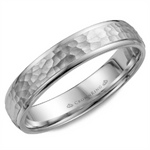 Load image into Gallery viewer, Men&#39;s Gold Stepped Down Edges Band with Hammered Finish
