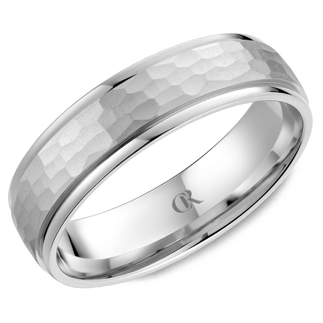 Men's White Gold Stepped Down Edges Band with Hammered Finish 
Top Wi