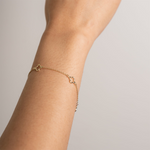 Load image into Gallery viewer, 10K Yellow Gold Clover Open Link Bracelet
Bracelet Width: 1.1mm
Leng