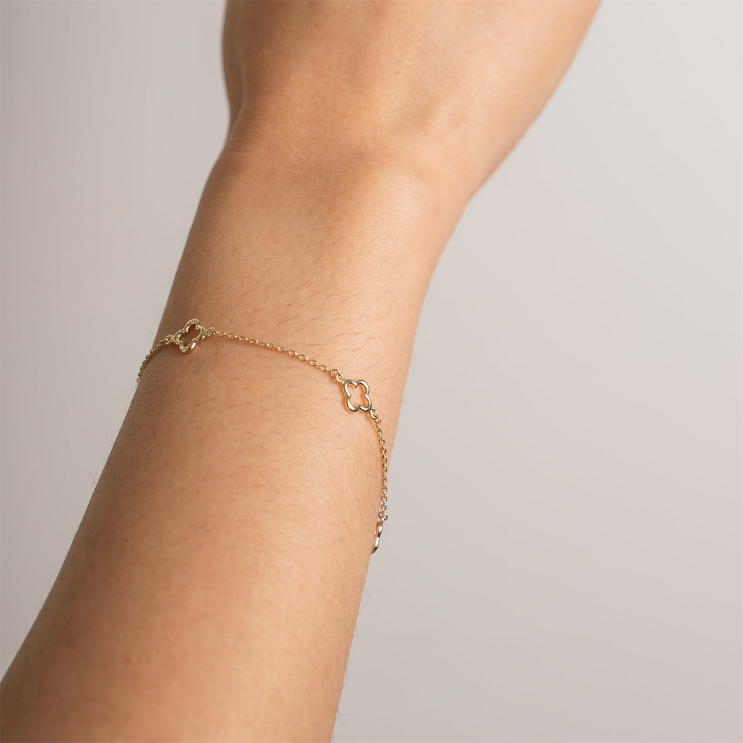 10K Yellow Gold Clover Open Link Bracelet
Bracelet Width: 1.1mm
Leng