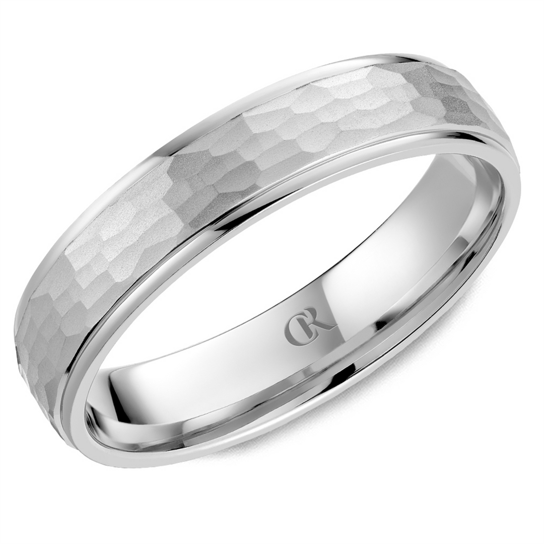 Men's White Gold Stepped Down Edges Band with Hammered Finish 
Top Wi