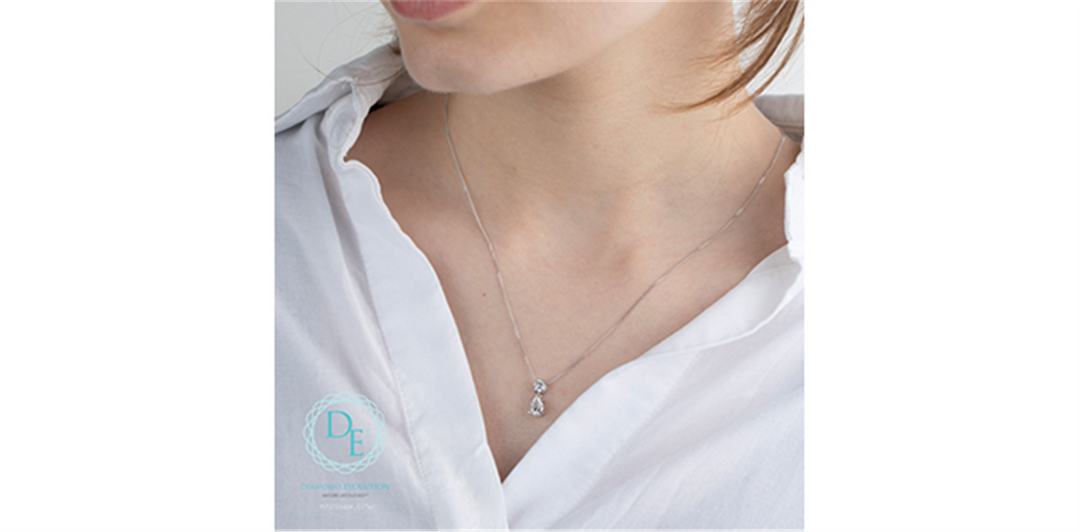 10K White Gold Lab Diamond Dangle Polished Pendant Necklace

PENDANT