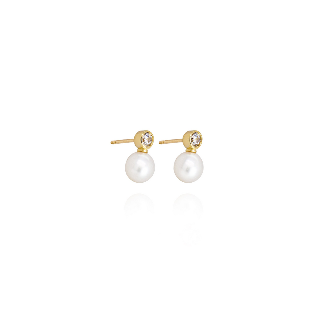 10K Yellow Gold Pearls Cubic Zirconiums Stud Earrings
Primary Stone: