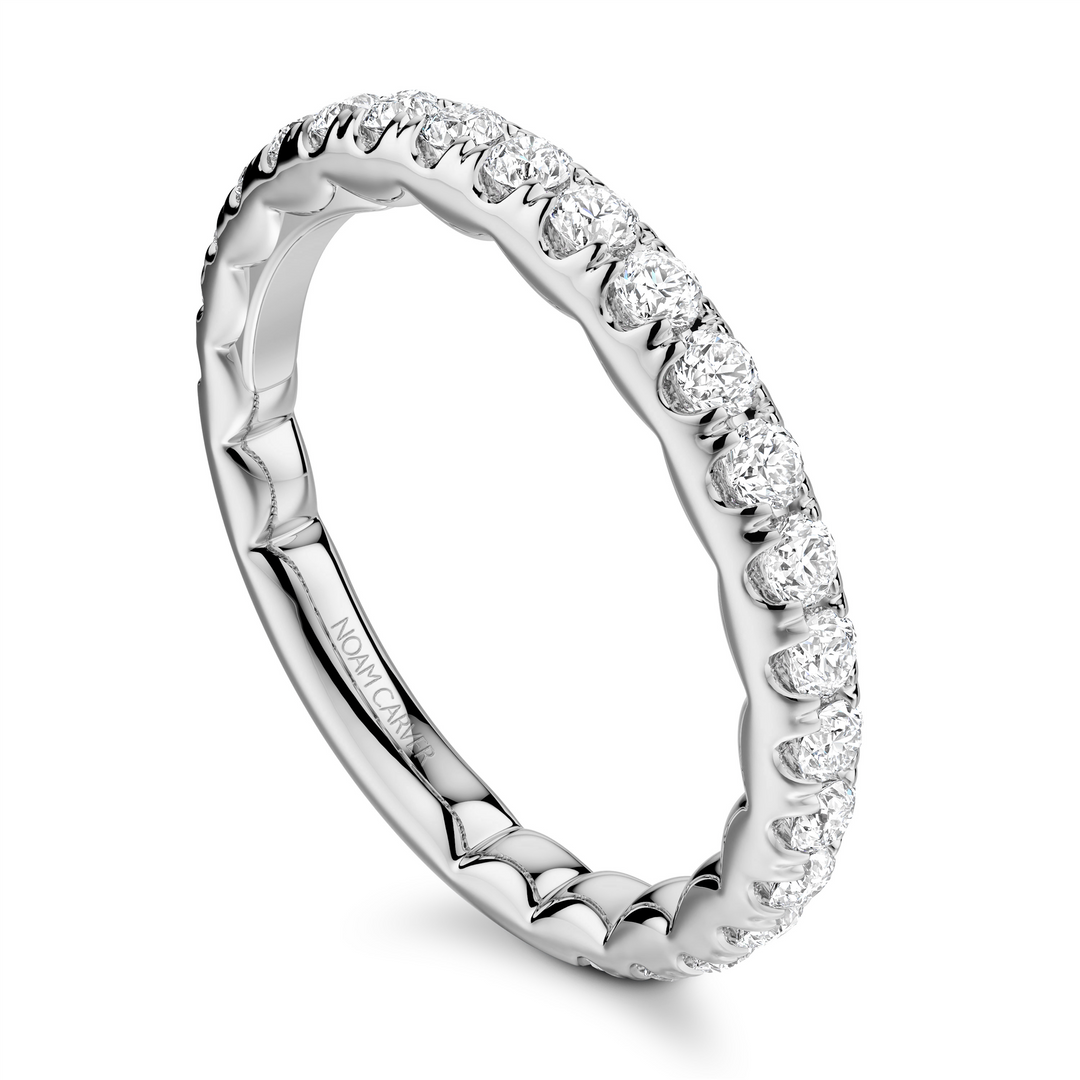 Lady's White Gold Prong Set Diamonds Band
Diamond Shape: Round
Total
