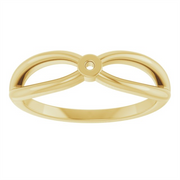 Yellow Gold Intertwined Engagement Ring Mount
Fits Centre: ct Stone