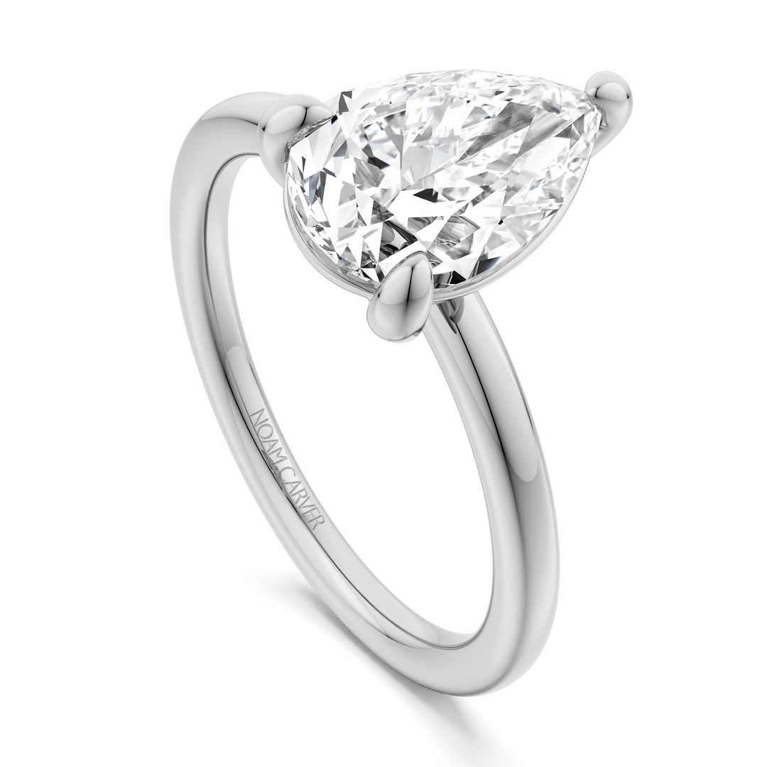 White Gold Solitaire Engagement Ring Mount
Fits Centre: 2.00ct Pear S