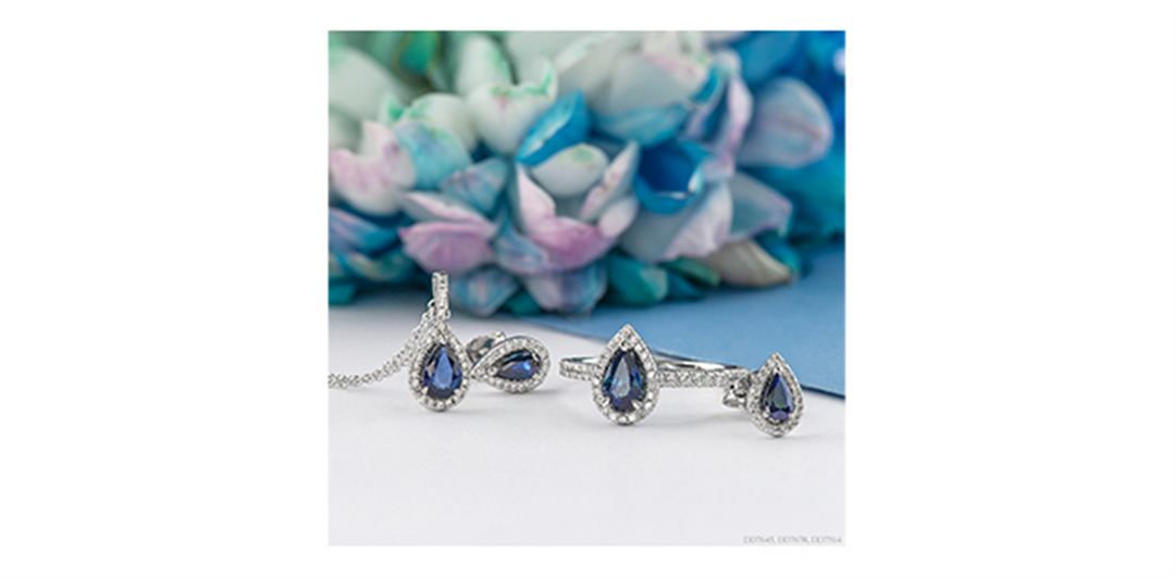10K White Gold Halo Sapphire and Diamonds Ring