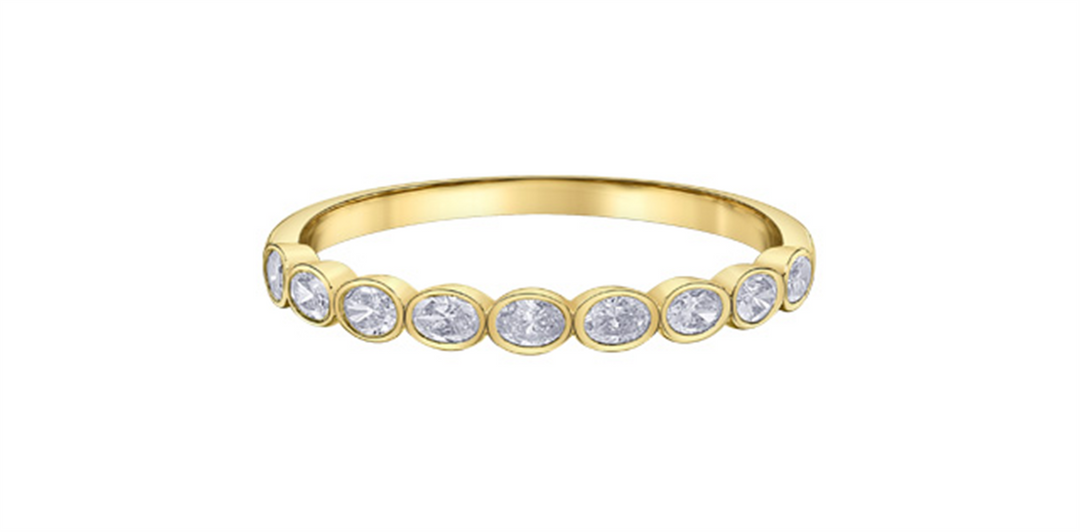 Lady's 14K Yellow Gold Bezel Set Diamonds Band
Diamond Shape: Oval
T
