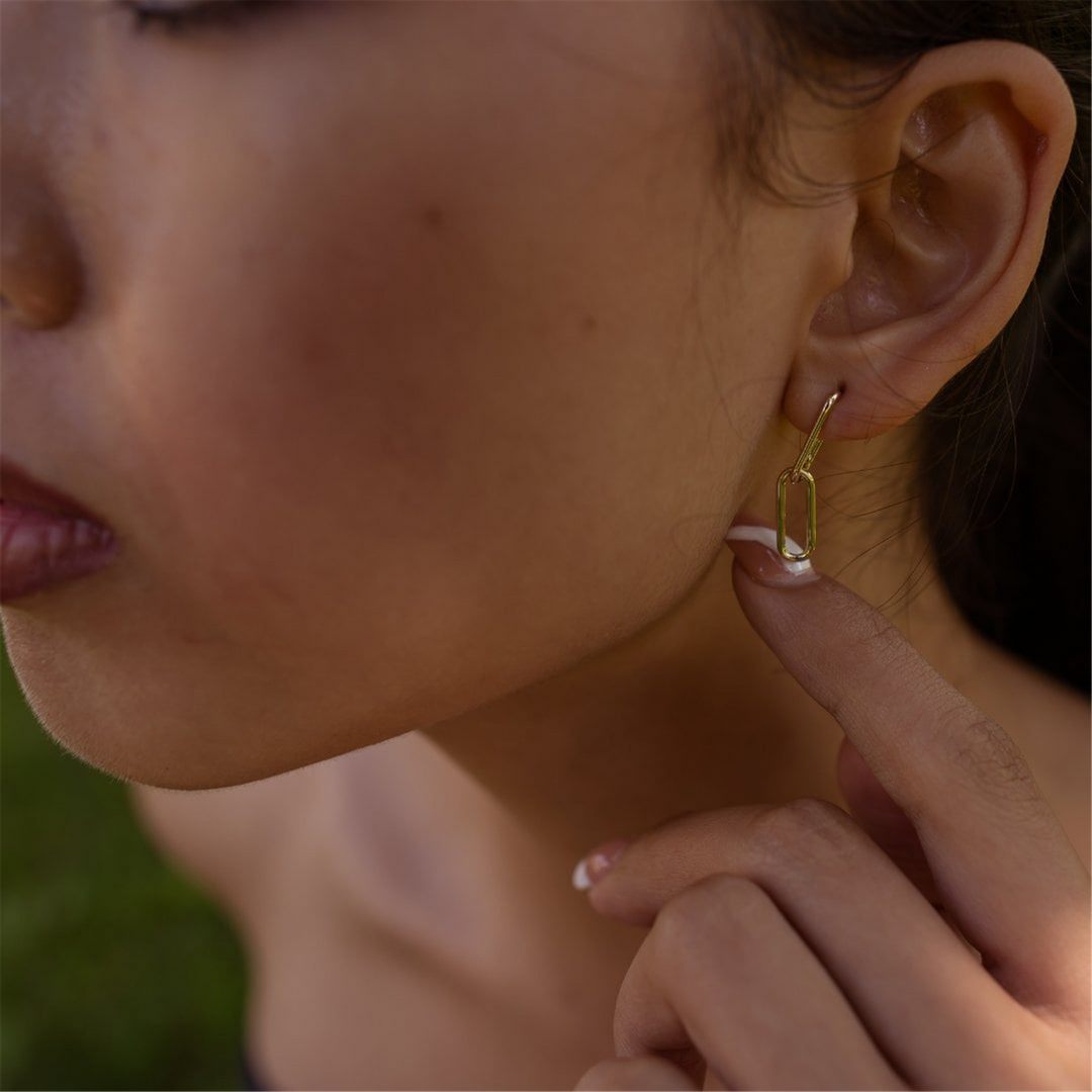 10K Yellow Gold Paperclip Drop Polished Stud Earrings 
 
Dimensions: