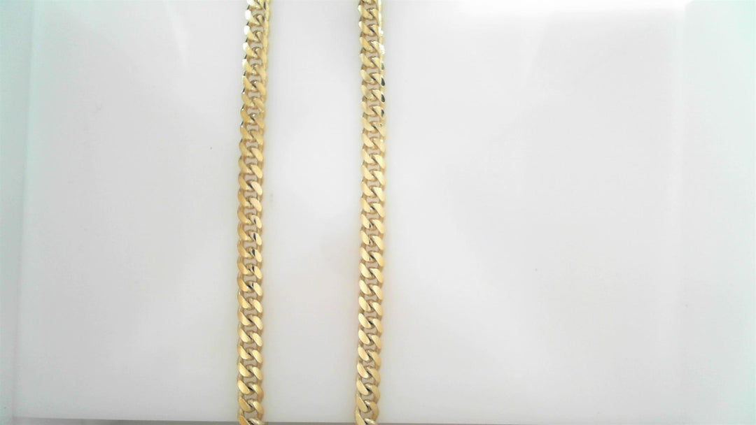 10K Yellow Gold Solid Miami Cuban Chain 
Length: 22"
Width: 5.4mm
F