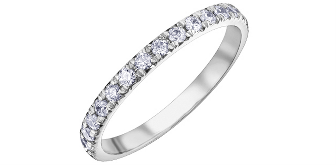 Lady's 14K White Gold Prong Set Diamonds Band
Diamond Shape: Round